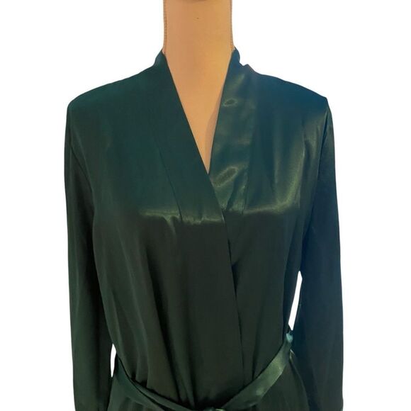 Morgan Taylor Intimates Green Satin Robe Size Medium NWT - Picture 3 of 6
